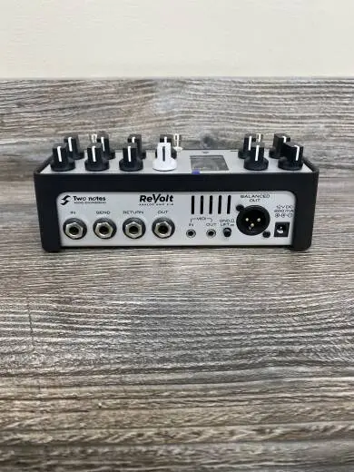 Two Notes - TNREVOLTG 2